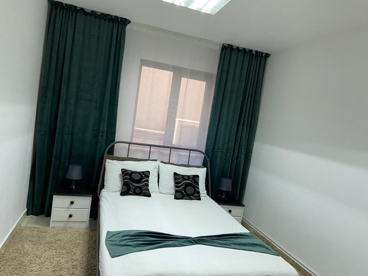 Aqua Apartman Satu Mare Exterior photo